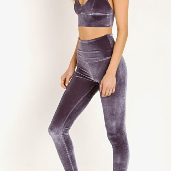 EUC - Beyond Yoga Velvet Motion High Waisted Midi Legging Deep Amethys - size M - Picture 4 of 8